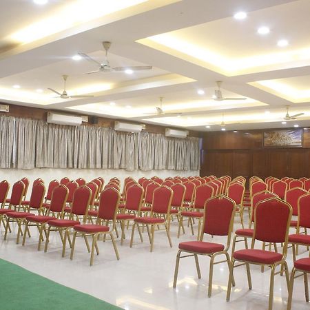 ויסאקפאטנם Hotel Chandra'S מראה חיצוני תמונה