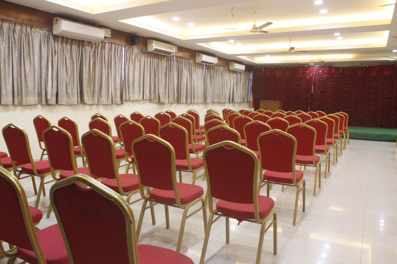 ויסאקפאטנם Hotel Chandra'S מראה חיצוני תמונה