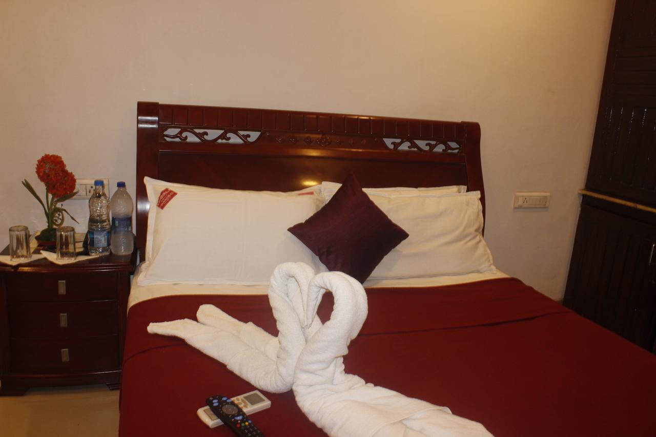 ויסאקפאטנם Hotel Chandra'S מראה חיצוני תמונה